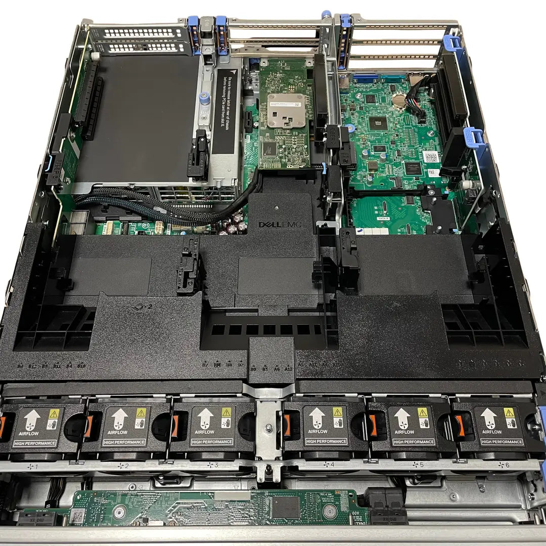 Dell R740XD sisevaade õhusuunajaga: kuus High Performance ventilaatorit ja kolm PCIe riserit