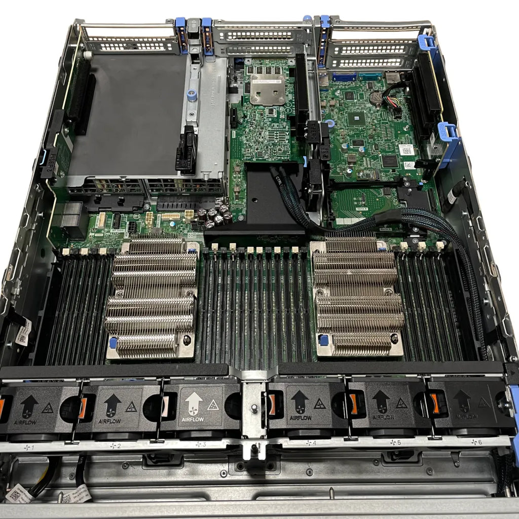 Dell R740 8SFF sisevaade: protsessorite jahutid ja mälupesad